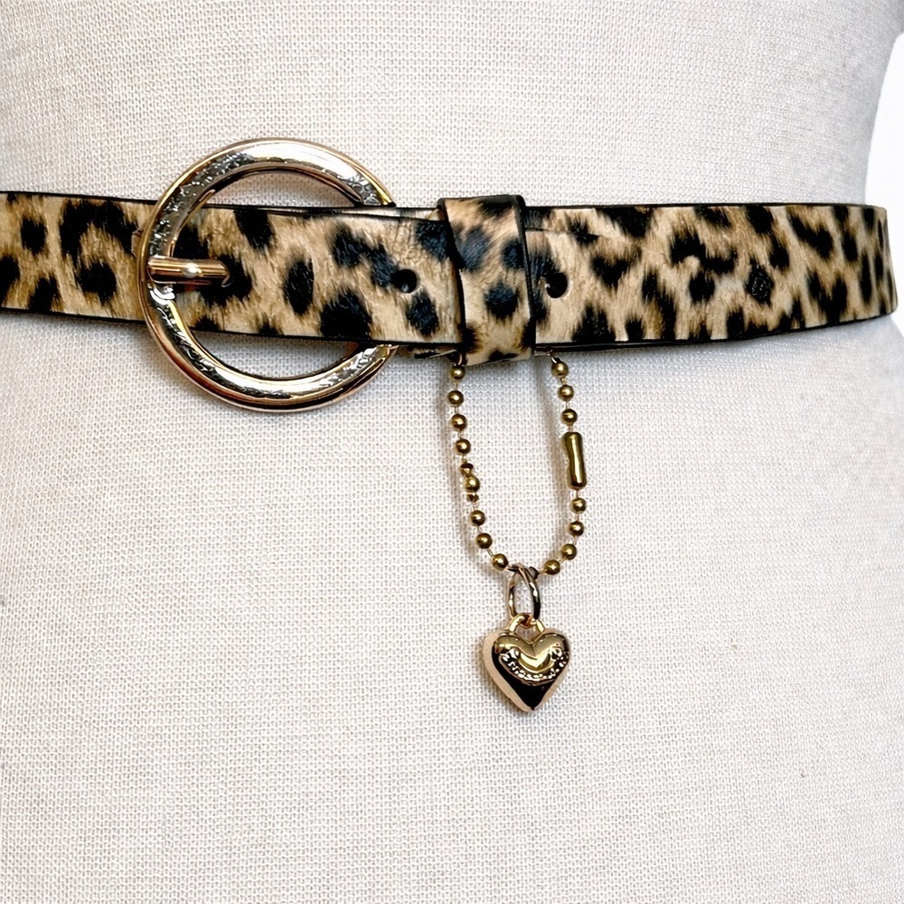 Juicy Couture Leopard Print Belt. Gold Hardware Heart Logo Charm Mob Sz. L/XL - Picture 2 of 6